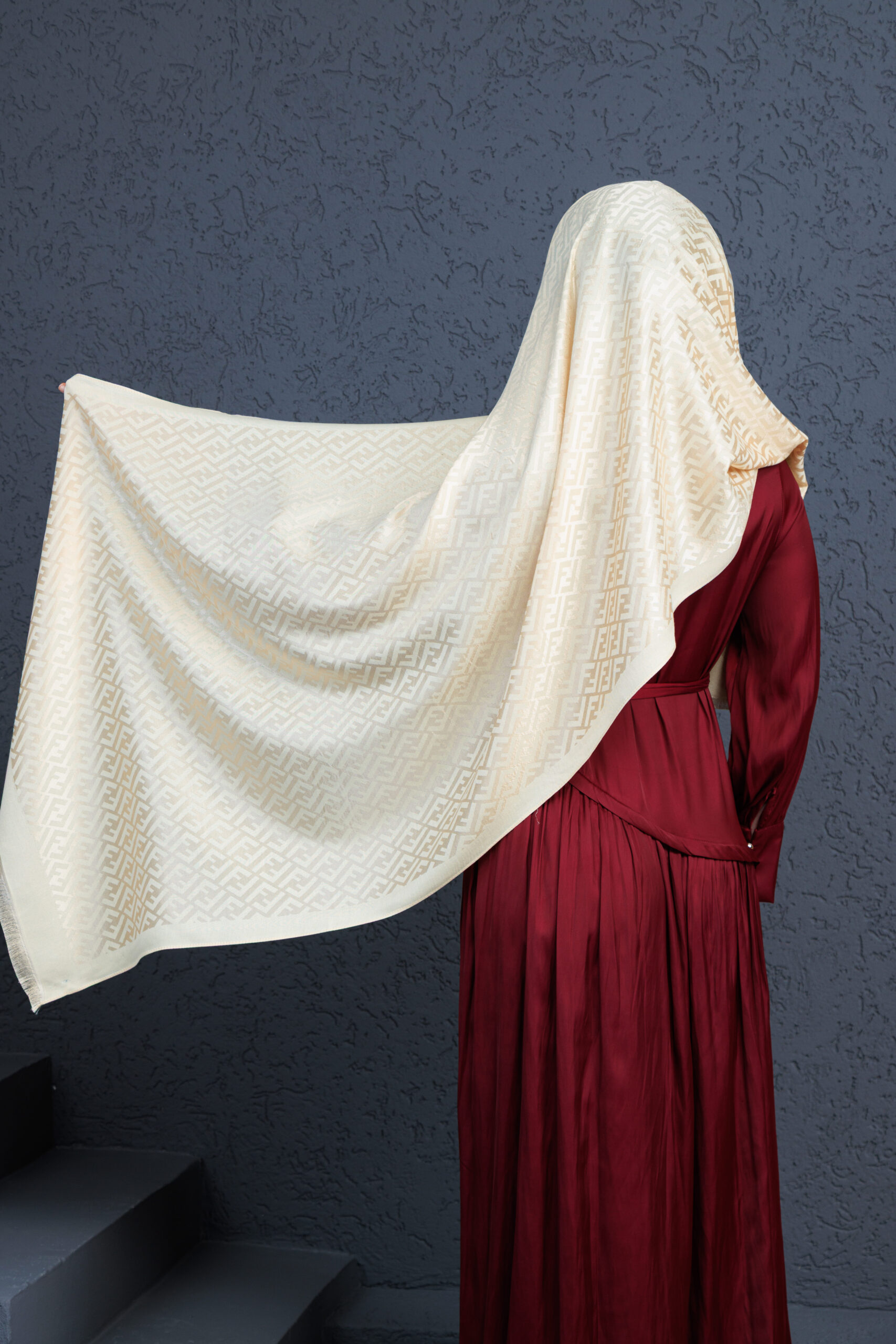 Fendi  İthal Yün  İpek Şal Tam Set Kutulu Sertifikalı-Bej - Görsel 4