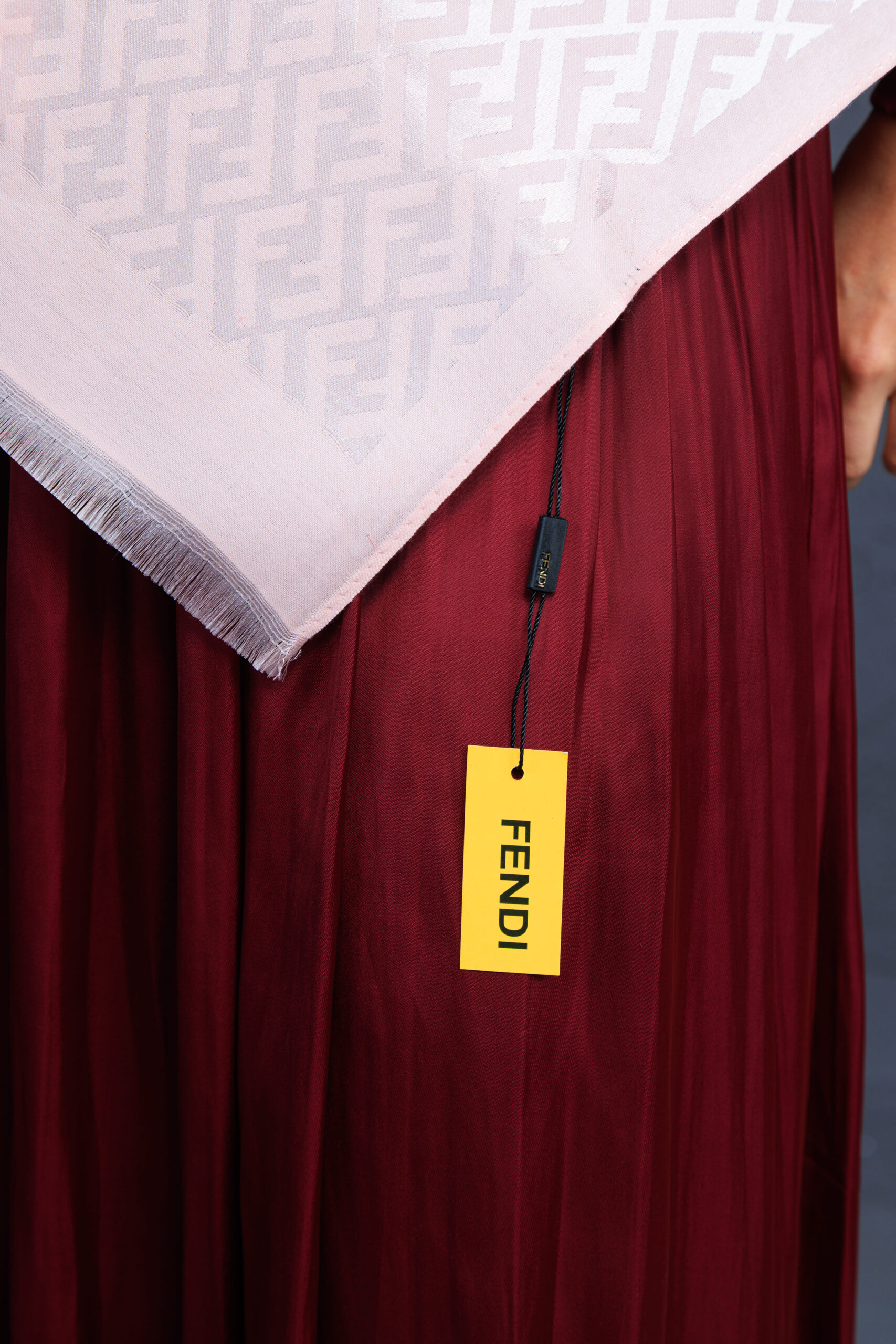 Fendi  İthal Yün  İpek Şal Tam Set Kutulu Sertifikalı-Pudra - Görsel 3