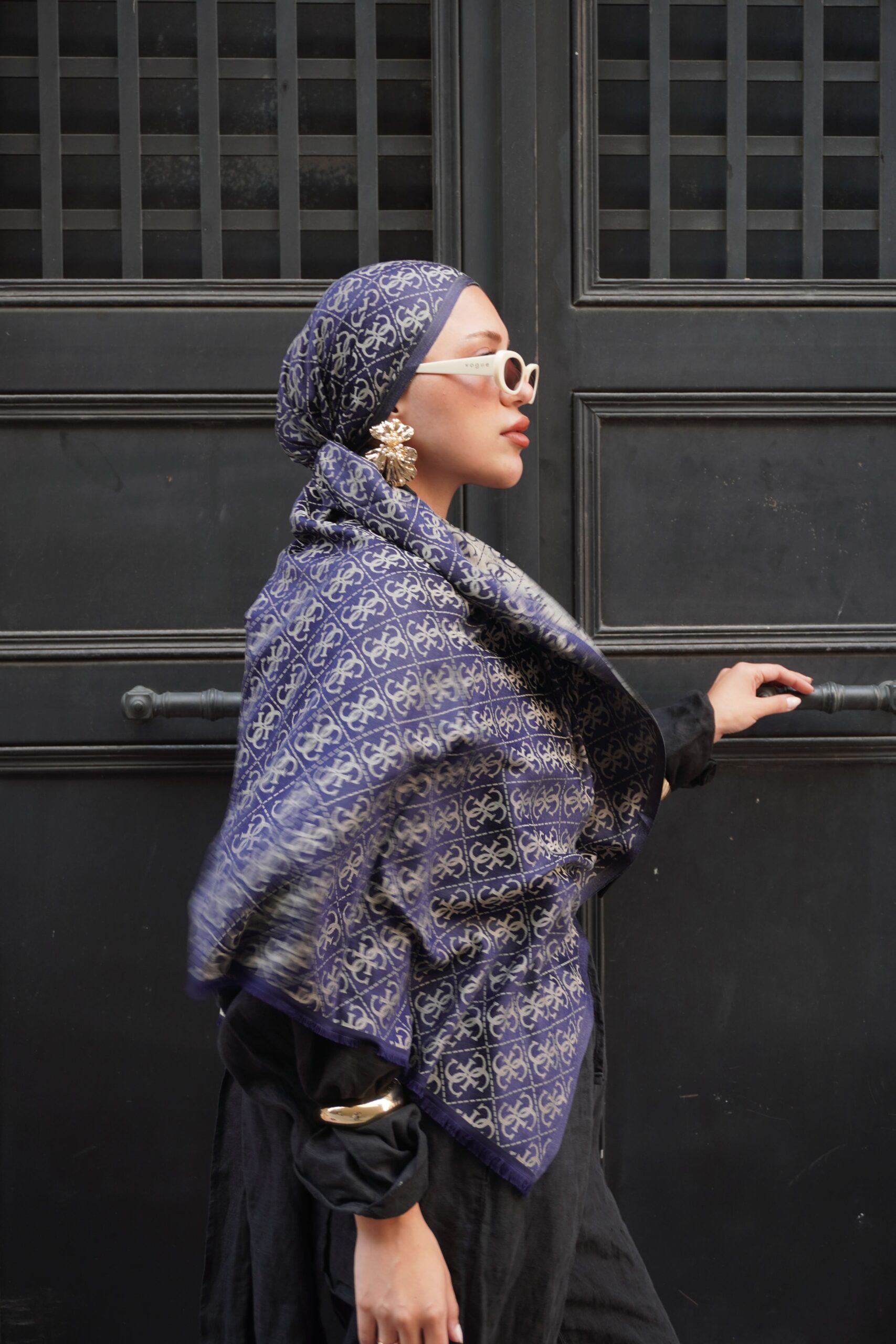 Guess Desen Kendinden Dokulu Desenli İtalyan Şal-10011-Vizon