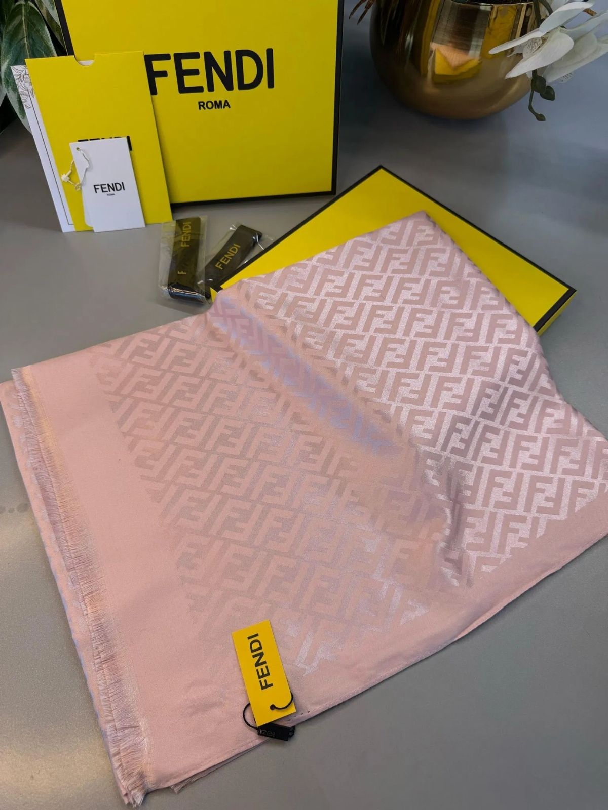 Fendi  İthal Yün  İpek Şal Tam Set Kutulu Sertifikalı-Pudra - Görsel 5