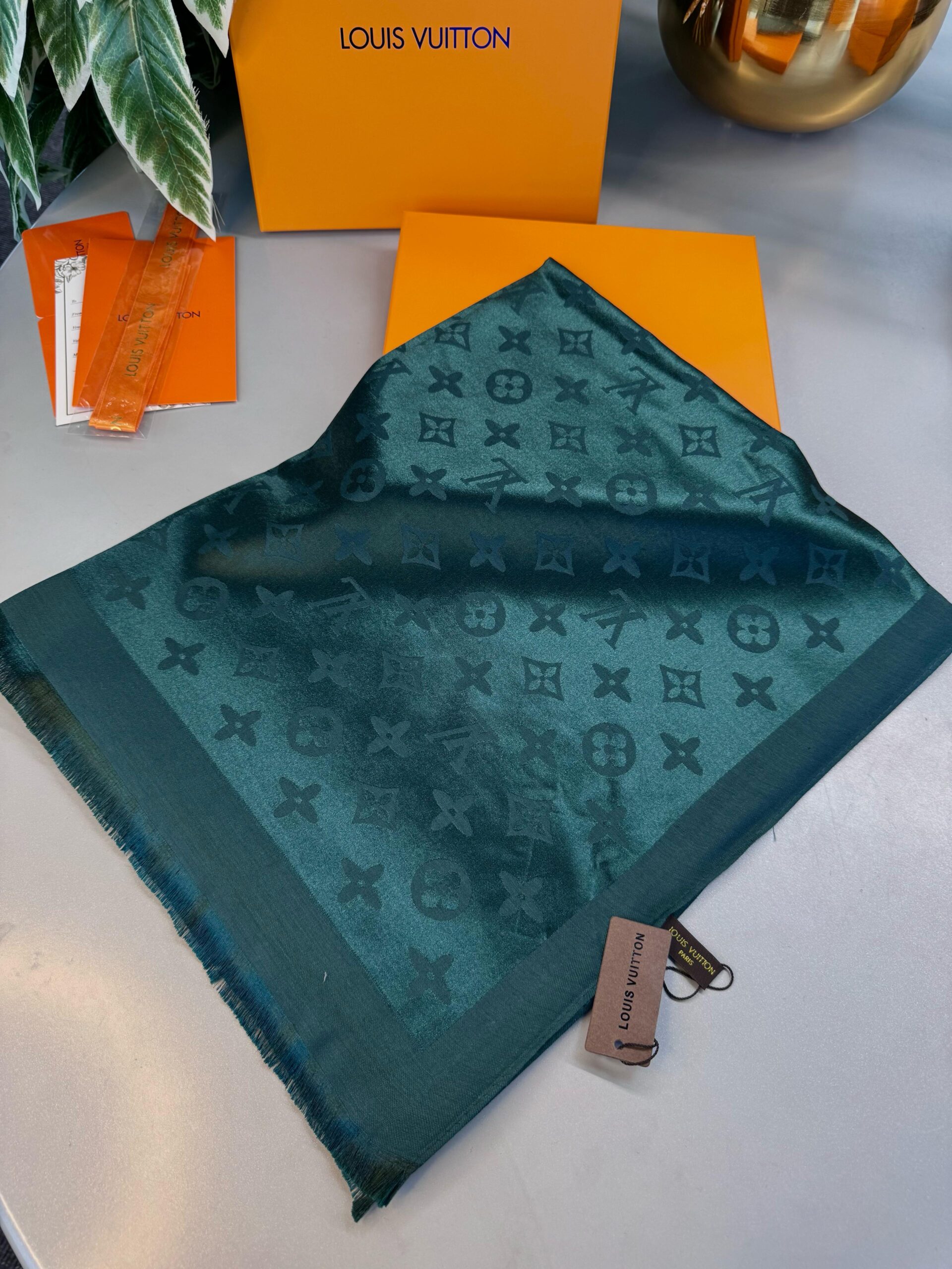 Lv  İthal Yün  İpek Şal Tam Set Kutulu Sertifikalı-Zümrüt