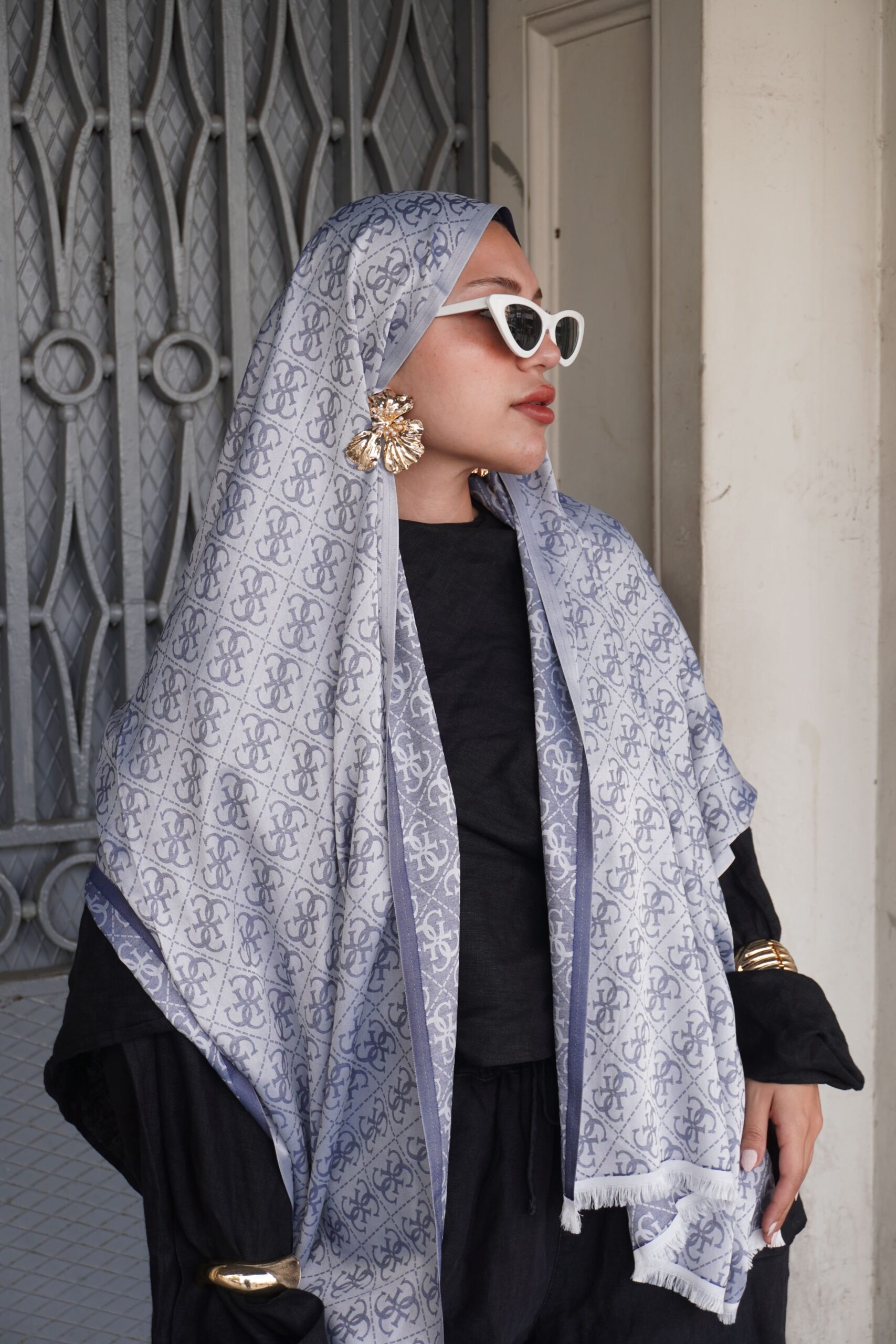 Guess Desen Kendinden Dokulu Desenli İtalyan Şal-10011-Kot mavi - Görsel 4