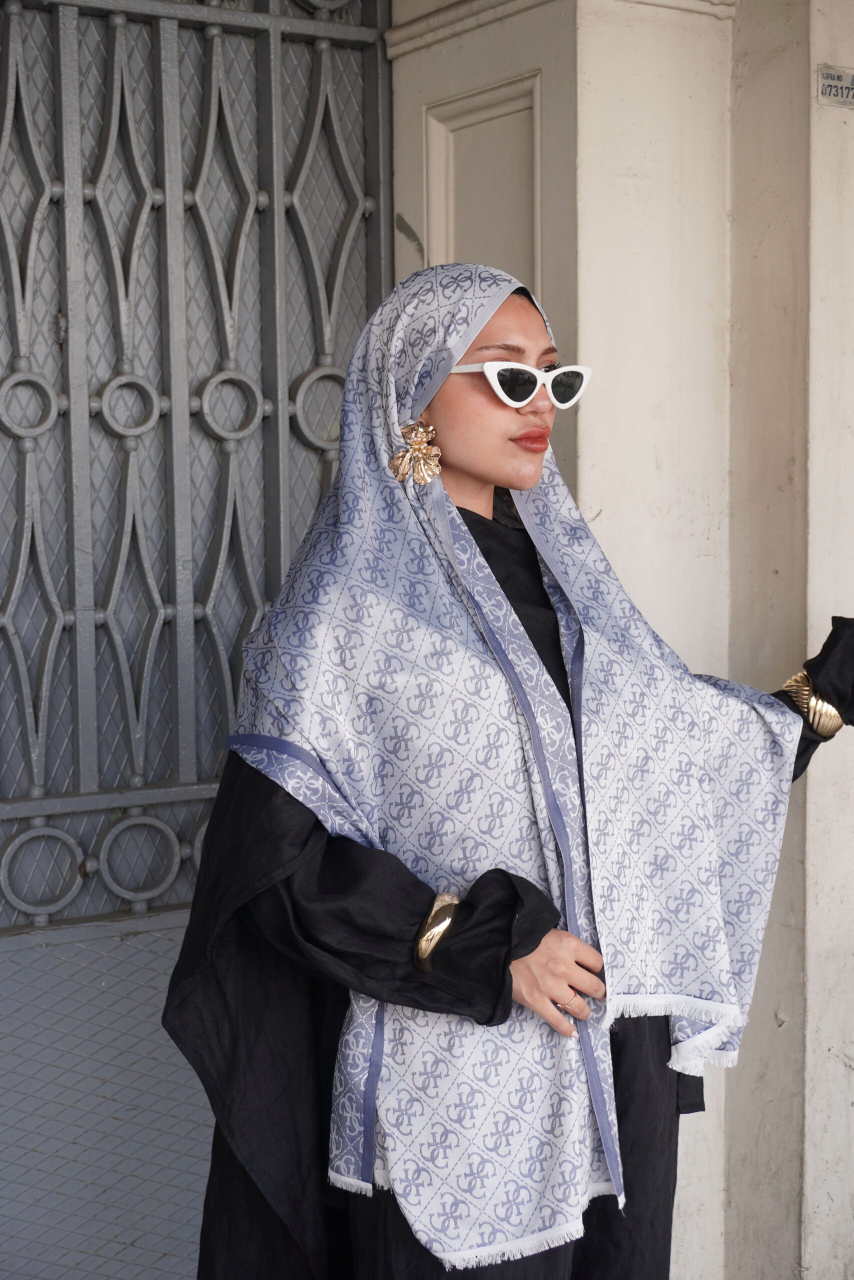 Guess Desen Kendinden Dokulu Desenli İtalyan Şal-10011-Kot mavi