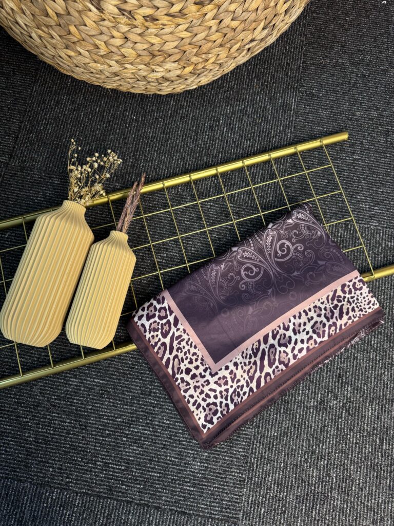 Leopar Detaylı Pamuk İpek Şal-456654-Acı Kahve