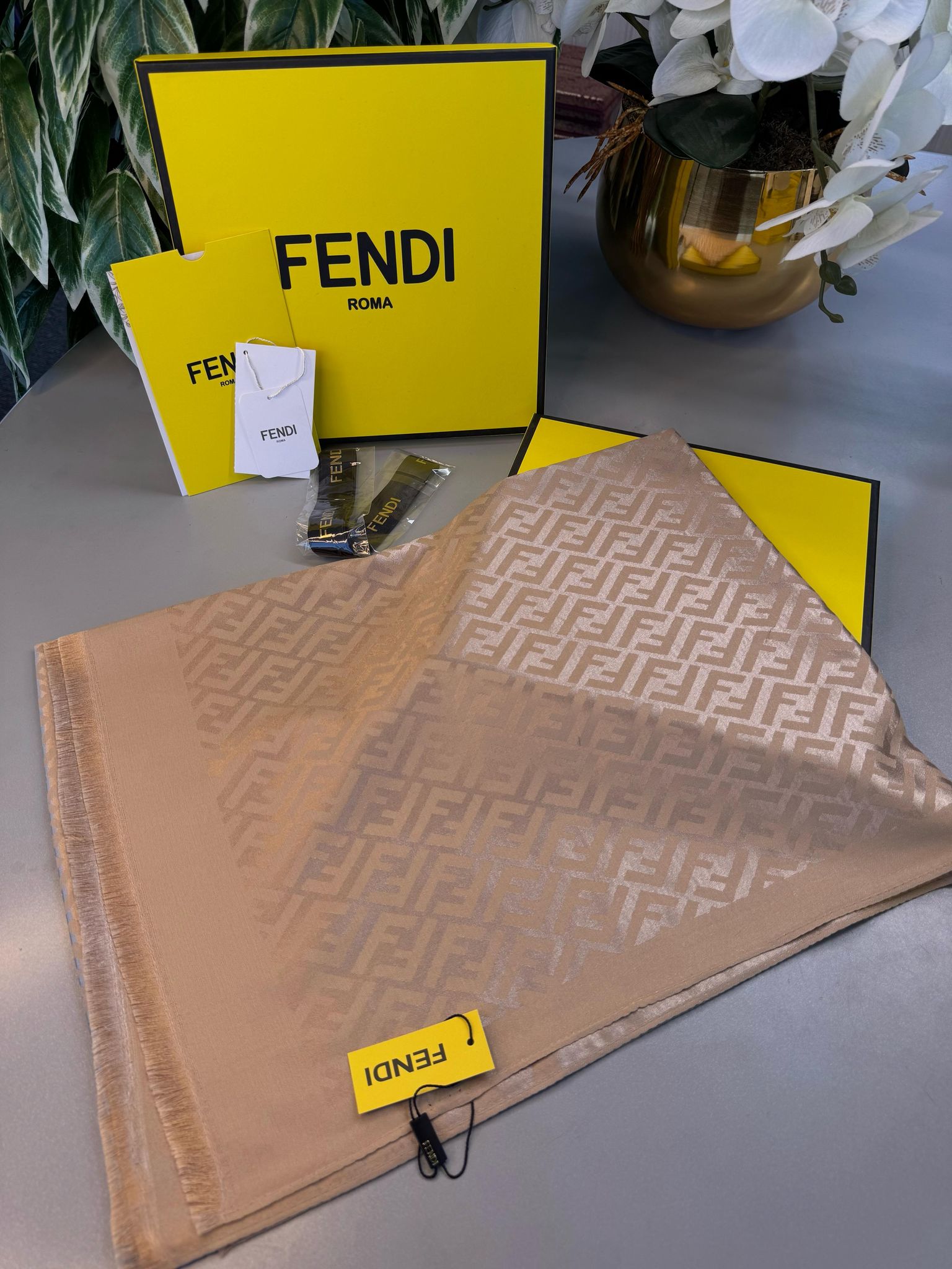 Fendi  İthal Yün  İpek Şal Tam Set Kutulu Sertifikalı-Gold