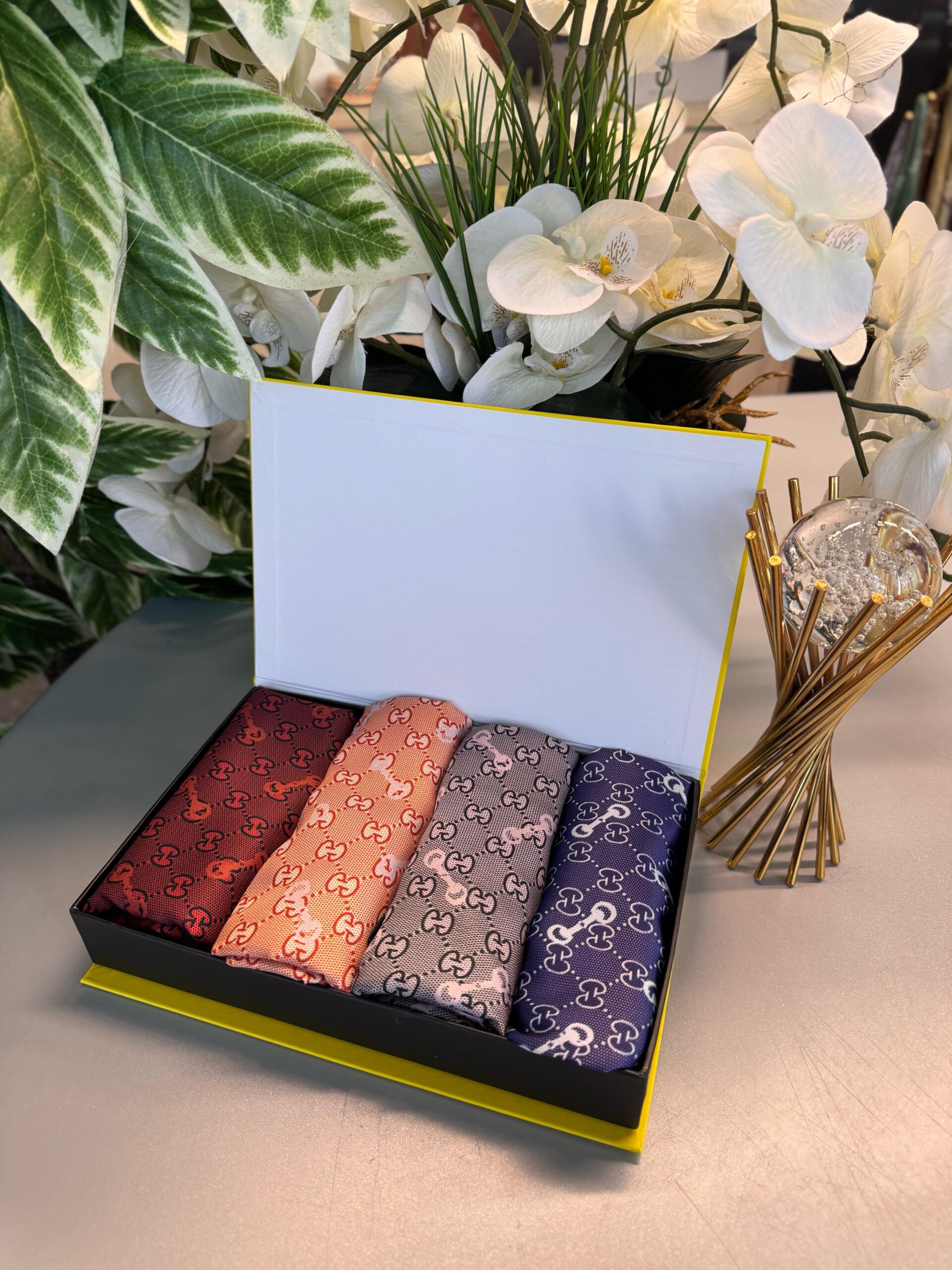 En Sevilen 4’ lü Gucci Twill Eşarp