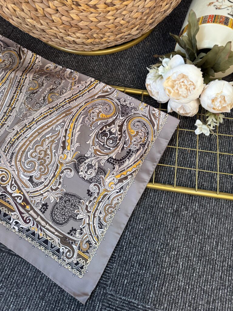 Zamansız Motif Vual İpek Şal-487934-Latte