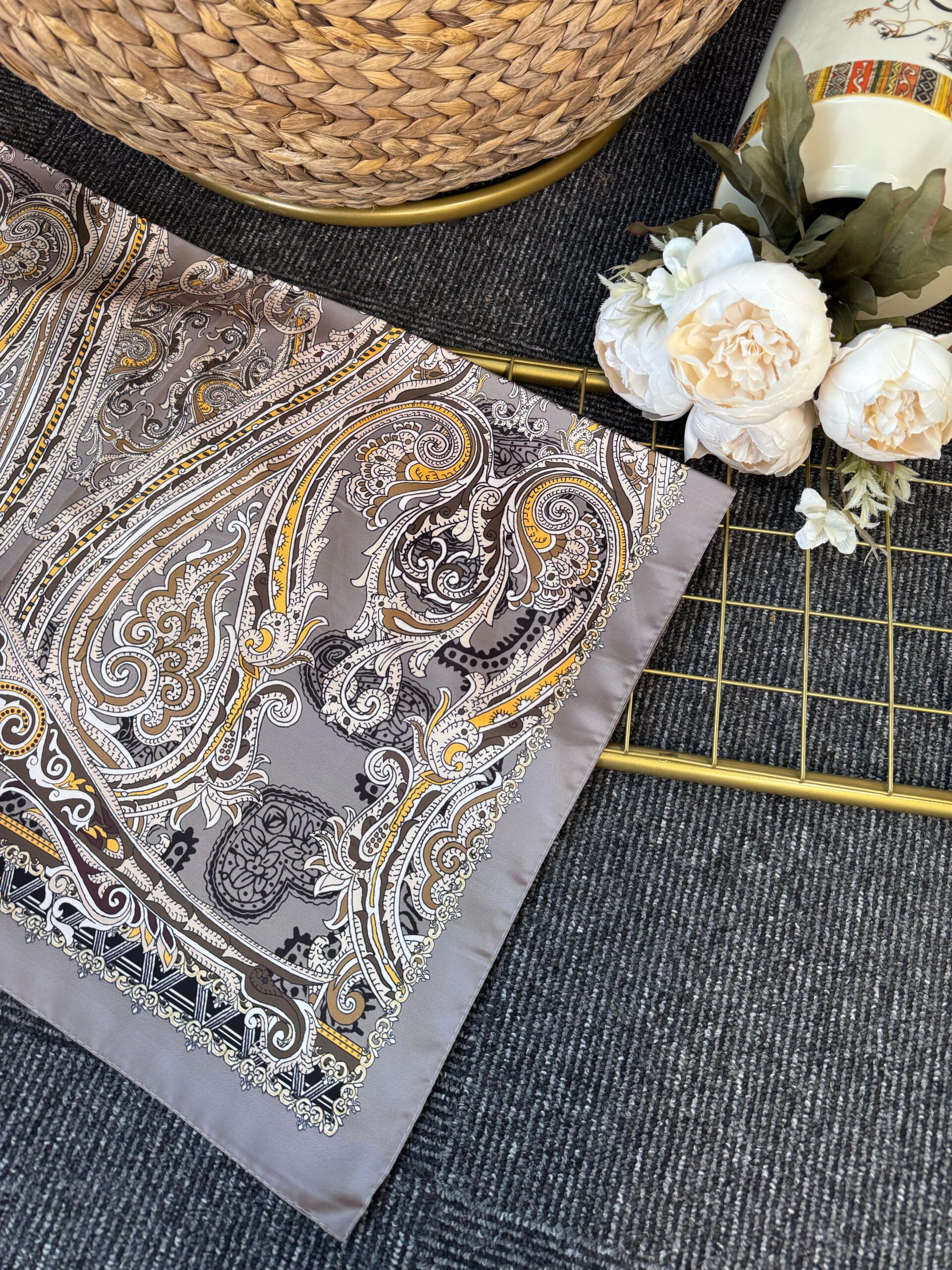 Zamansız Motif Vual İpek Şal-487934-Latte