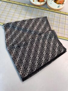 Guess Desen Kendinden Dokulu Desenli İtalyan Şal-10011-Gri