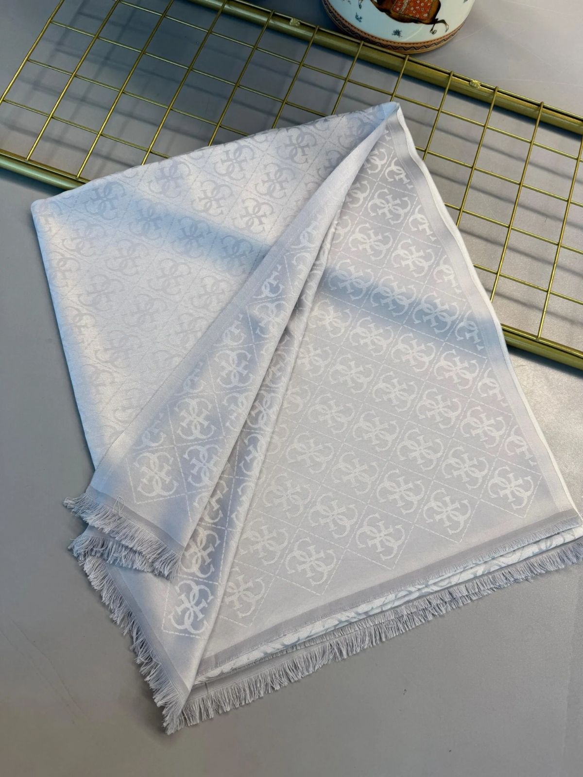 Guess Desen Kendinden Dokulu Desenli İtalyan Şal-10011-Gümüş - Görsel 6