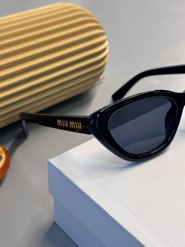 Miu Miu Cat-Eye Güneş Gözlüğü -  Siyah