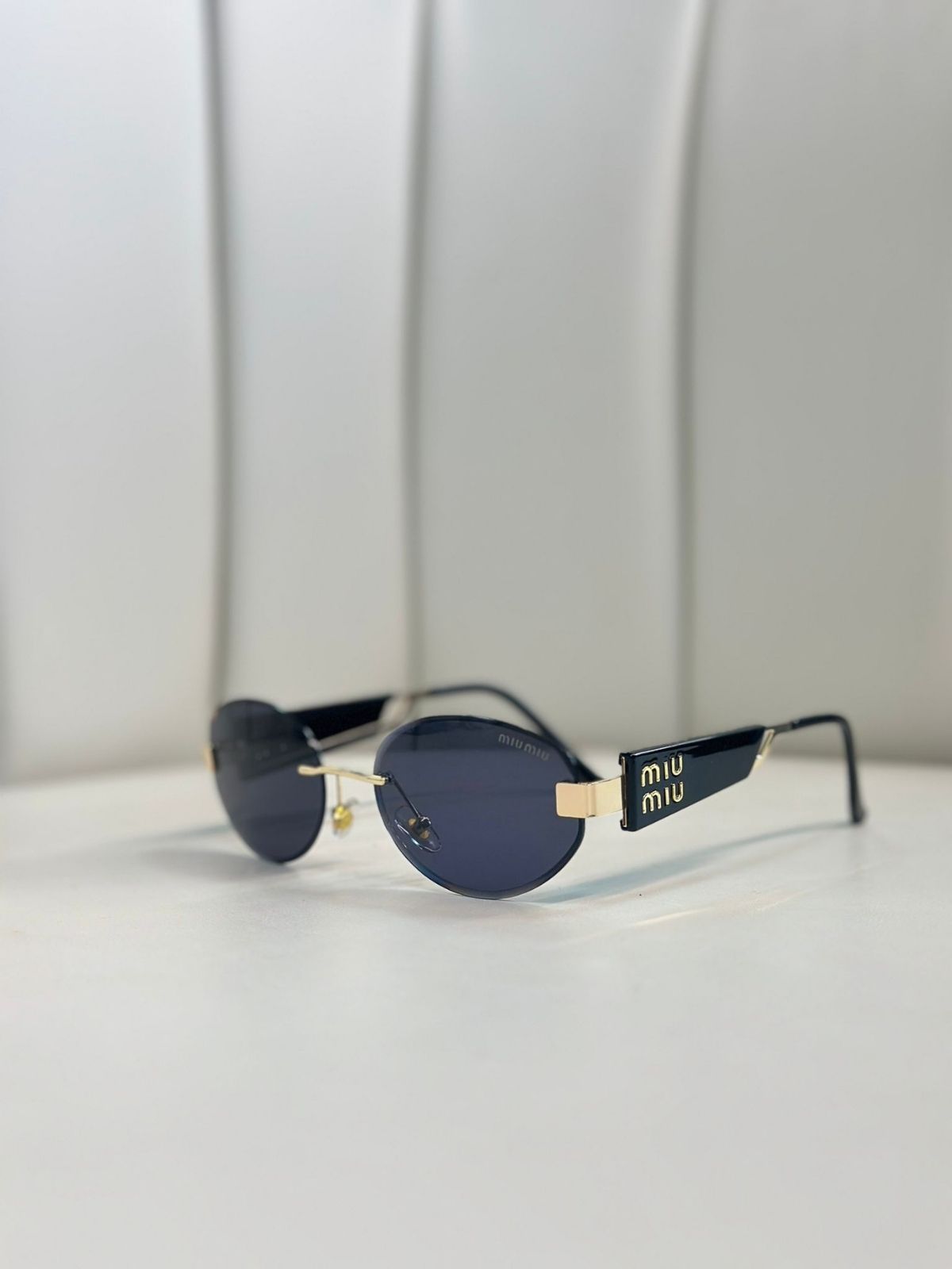 Mıu Mıu Kesik Cam Detaylı Güneş Gözlüğü - Gold Siyah