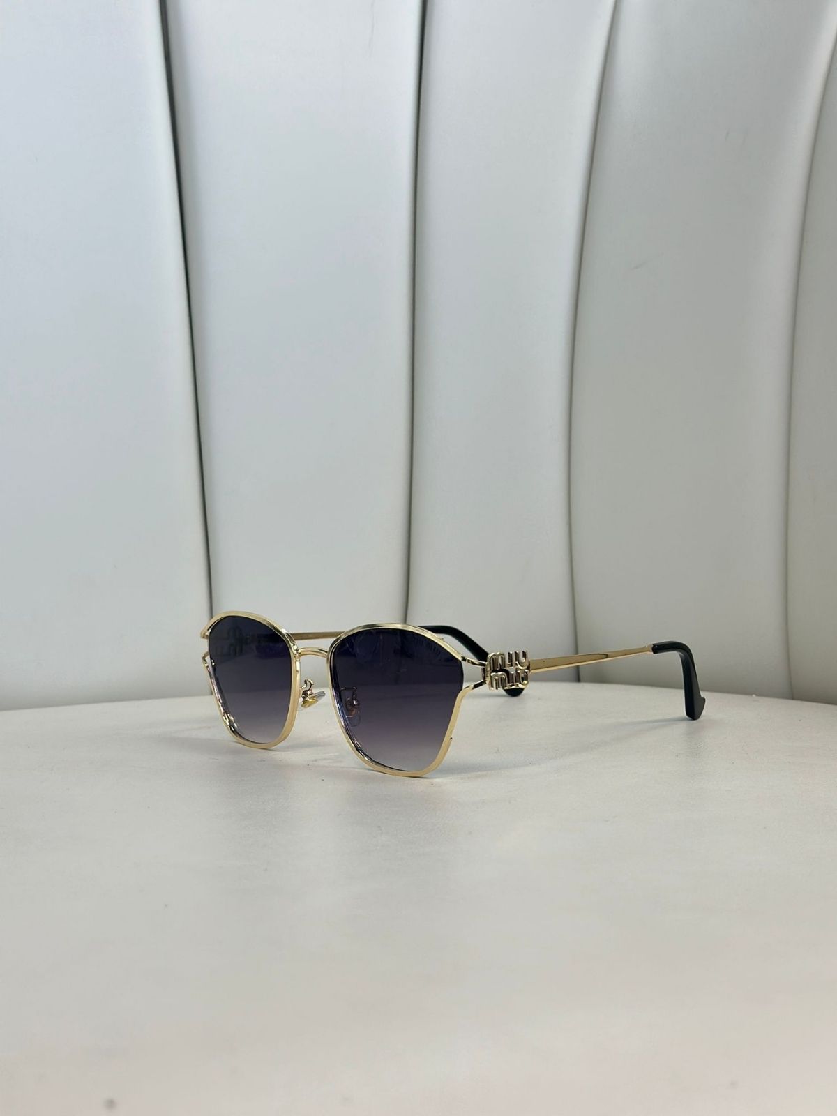 Mıu Mıu Metal Çerçeve Güneş Gözlüğü - Siyah