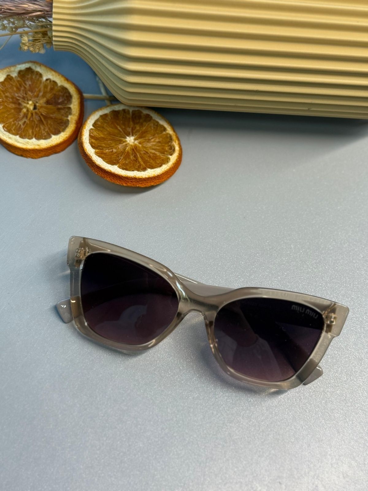 Miu Miu Kedi Gözü Güneş Gözlüğü  - Vizon