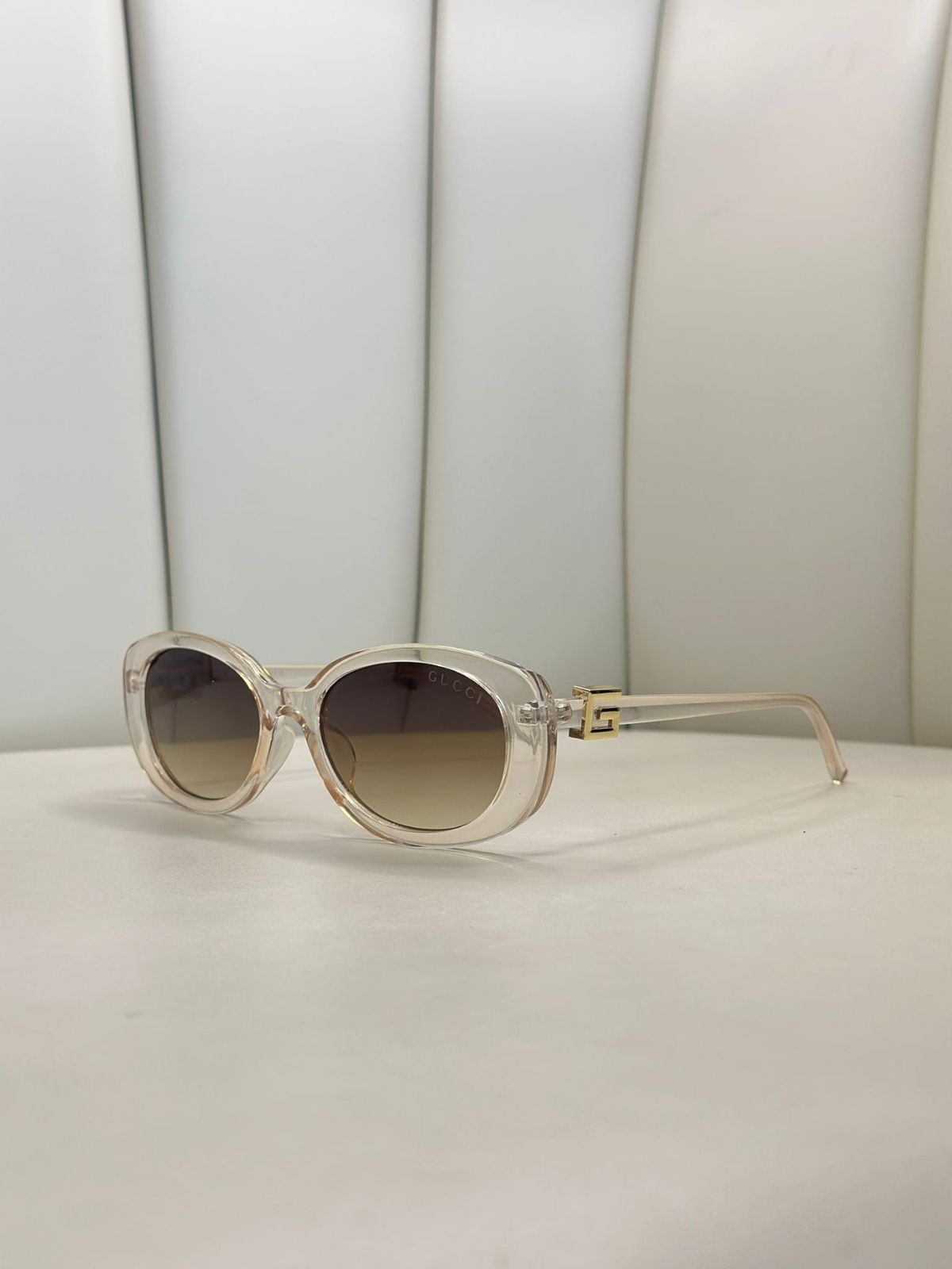 Mıu Mıu İthal Kesik Oval Güneş Gözlüğü – Şeffaf