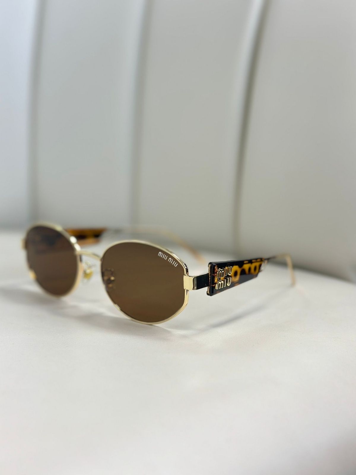 Mıu Mıu Oval Şefaf Detay Güneş Gözlüğü- Kahve