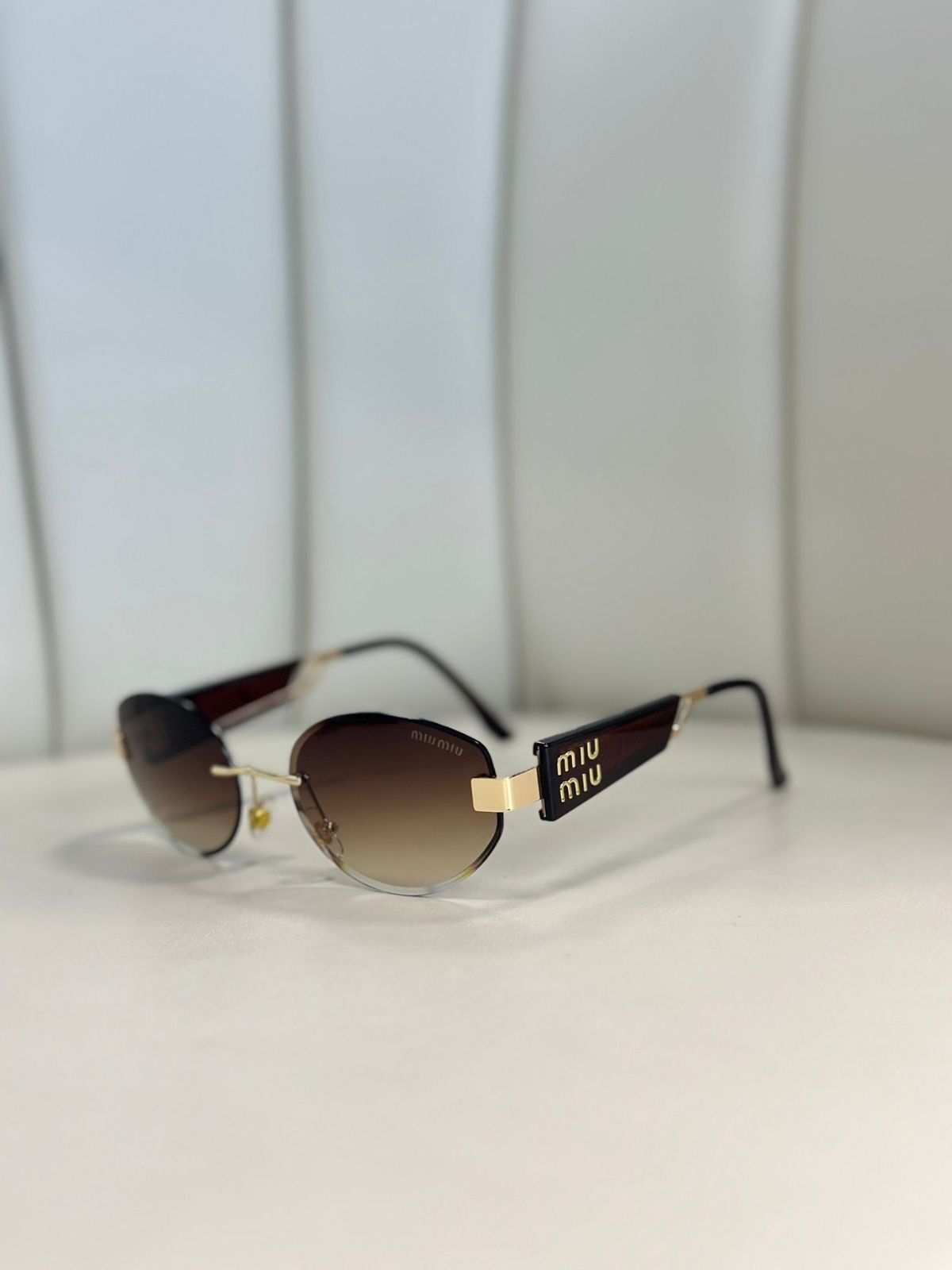 Mıu Mıu Kesik Cam Detaylı Güneş Gözlüğü- Kahve