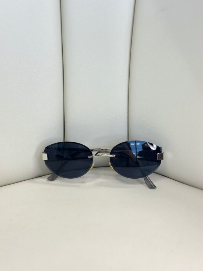 Mıu Mıu Kesik Cam Detaylı Güneş Gözlüğü-Siyah