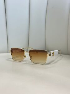 Mıu Mıu Dikdörtgen Tasarım Güneş Gözlüğü -Kahve