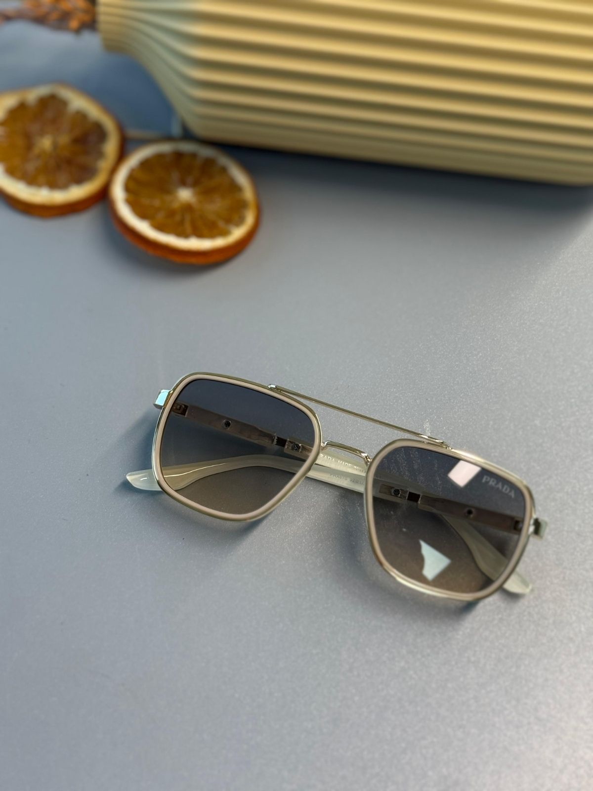 Prada PR 16VS Dikdörtgen Güneş Gözlüğü- Altın Gri