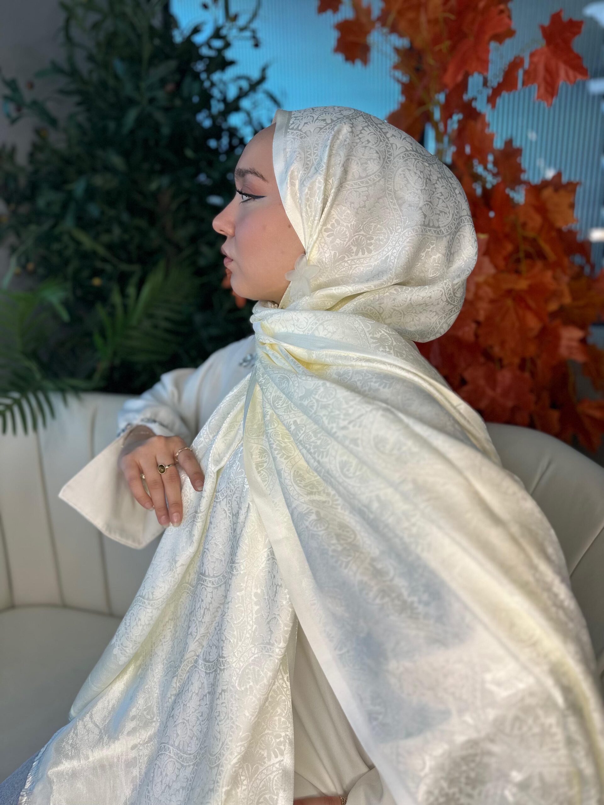 Hürrem Sultan Kendinden Dokulu Çift Taraflı Şal-2000-Ekru