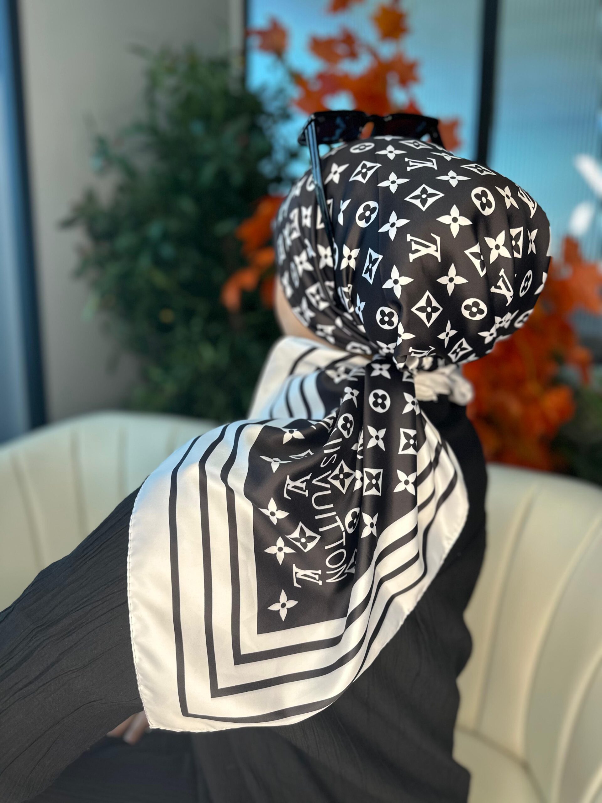 Lv Desen Vual İpek Eşarp-6204527-Siyah