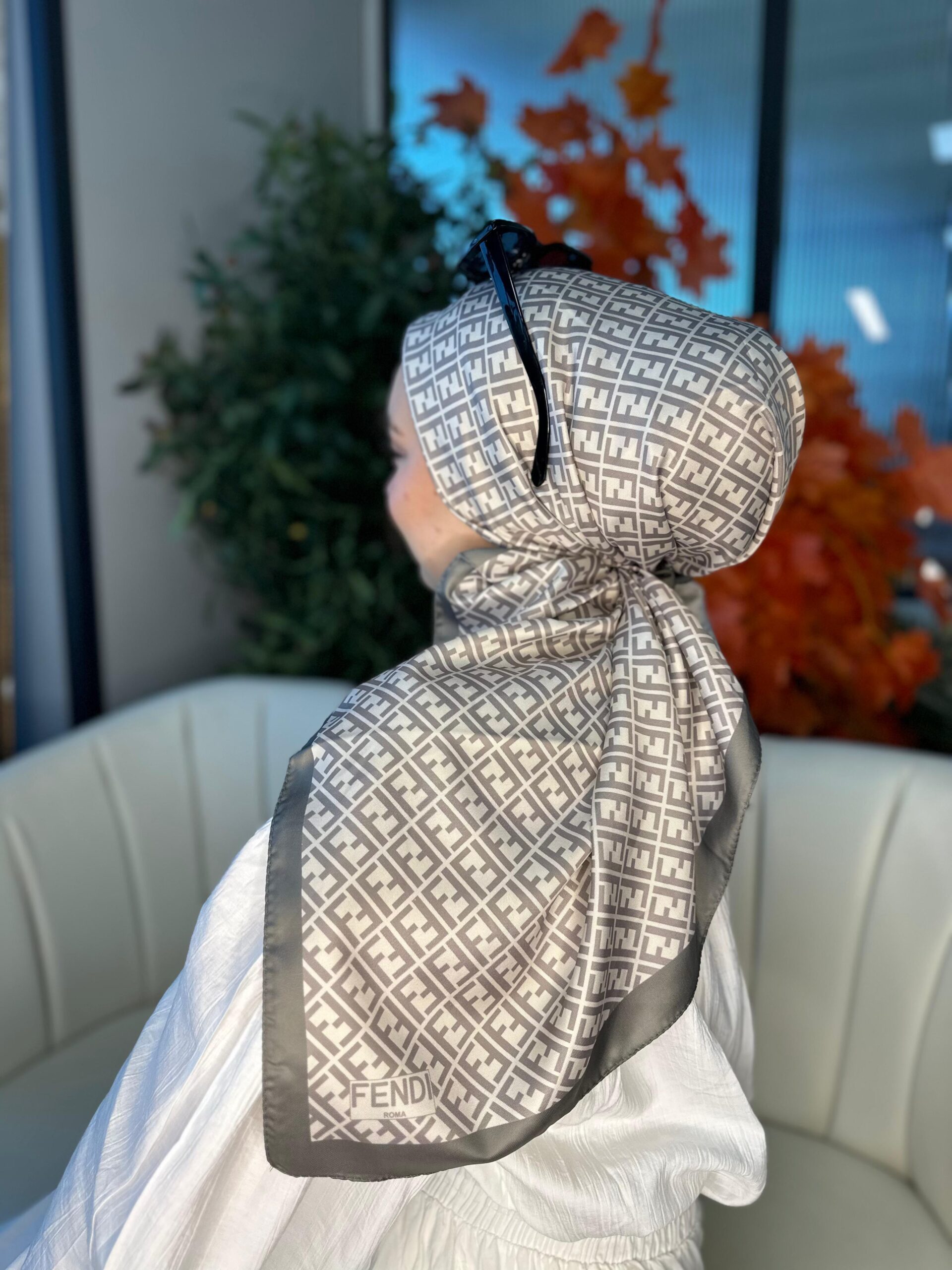 Fendi Desen Vual  İpek Eşarp-6204527-Gri