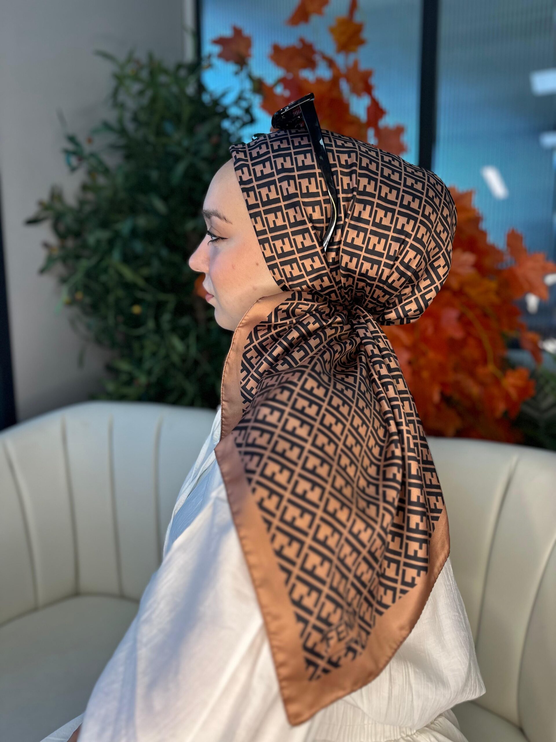 Fendi Desen Vual  İpek Eşarp-6204527-Karamel