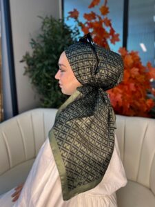 Fendi Desen Vual  İpek Eşarp-6204527-Haki