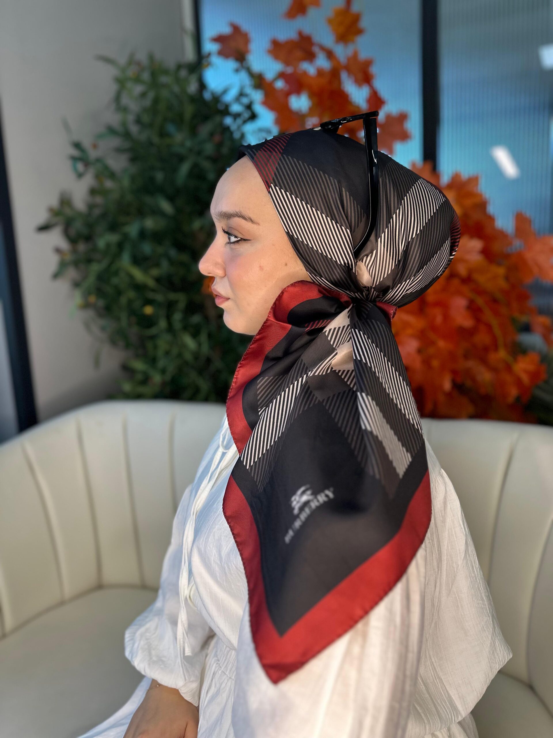 Burberry Kare   Desen Vual  İpek Eşarp-8682626-Kırmızı