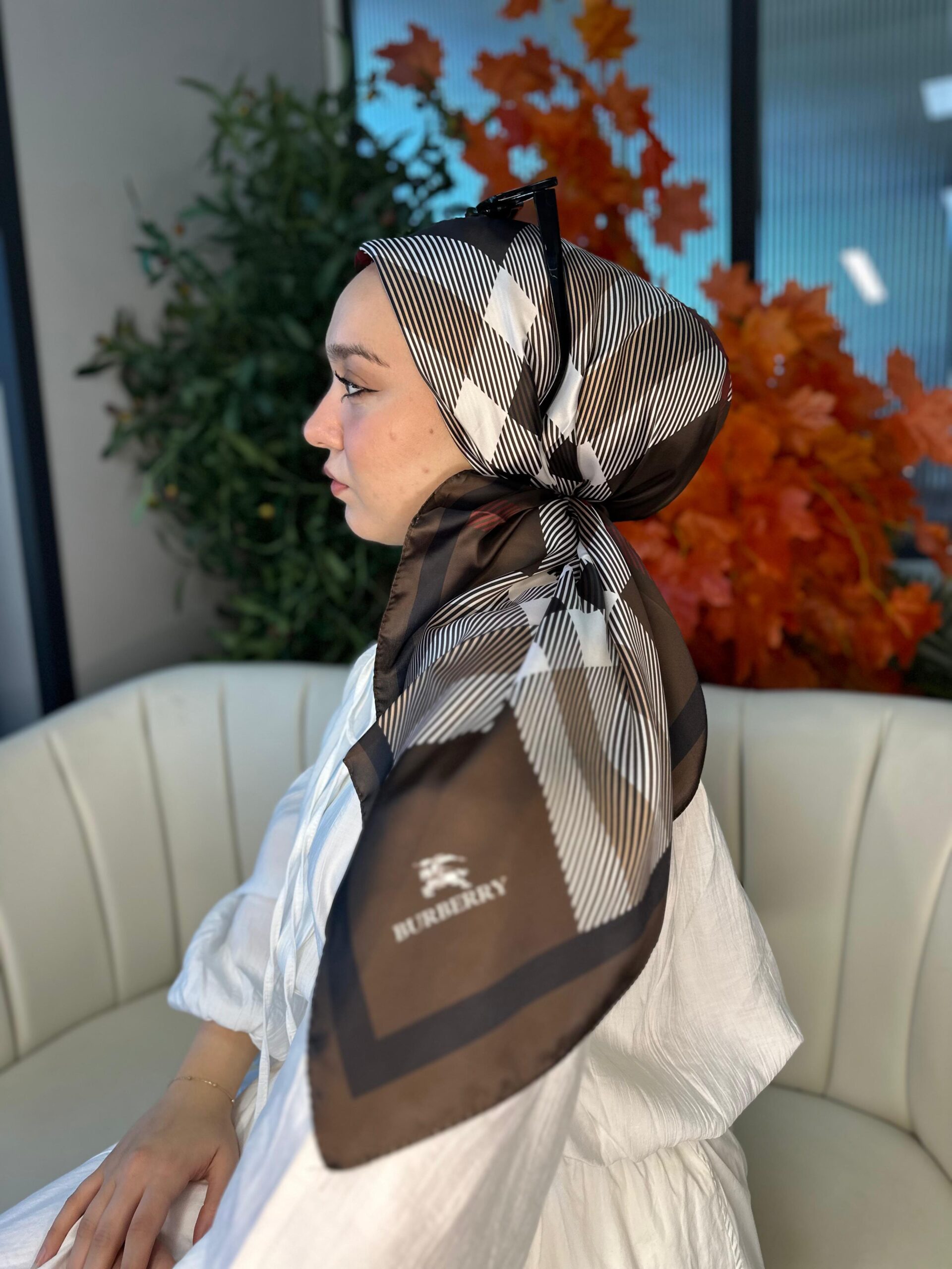 Burberry Kare   Desen Vual  İpek Eşarp-8682626-Acıkahve