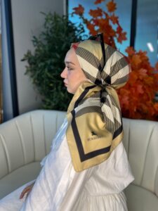 Burberry Kare   Desen Vual  İpek Eşarp-8682626-Yağ yeşili