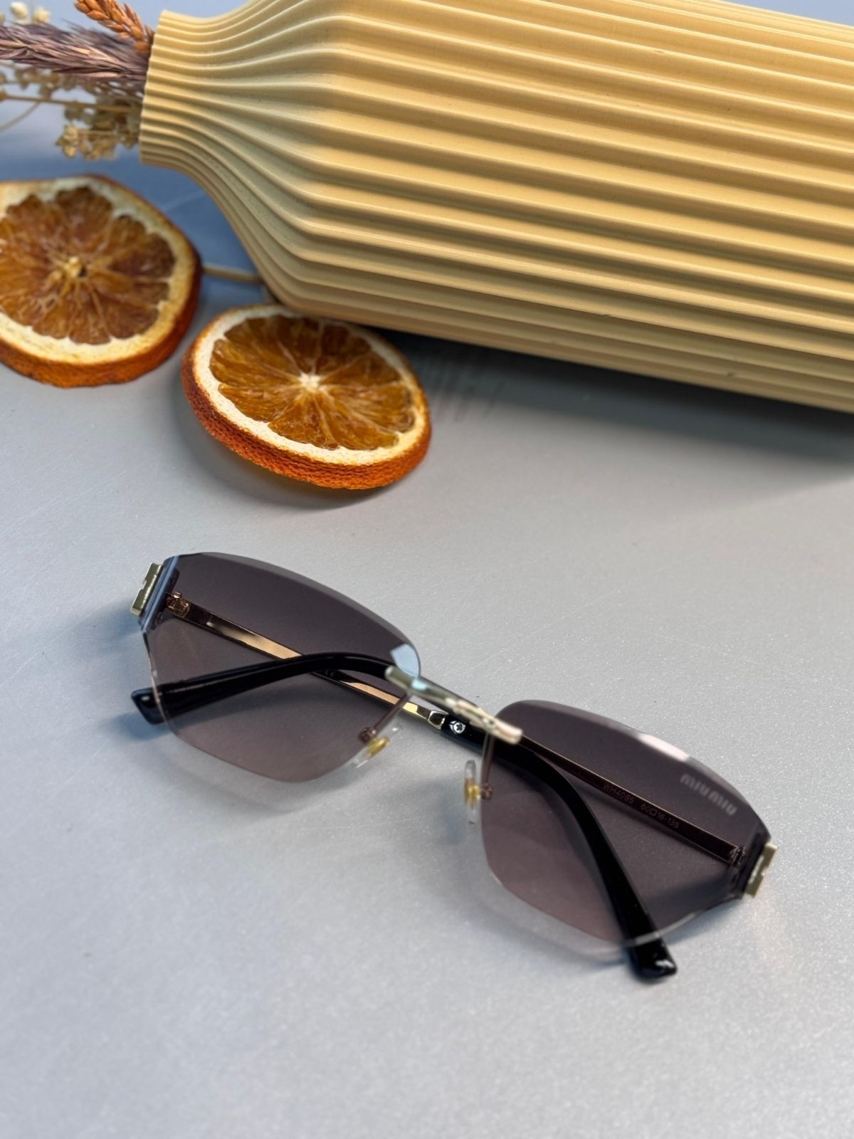 Miu Miu Cam Detaylı Güneş Gözlüğü - Kahve