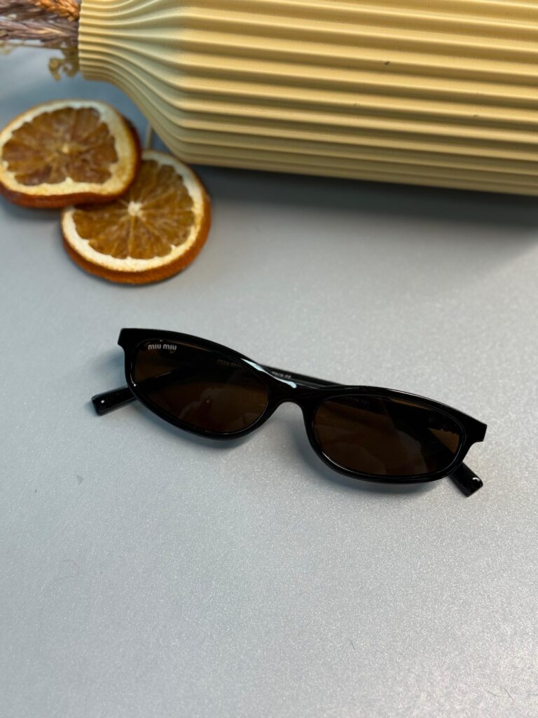 Miu Miu Tortoise Oval Güneş Gözlüğü - Kahverengi