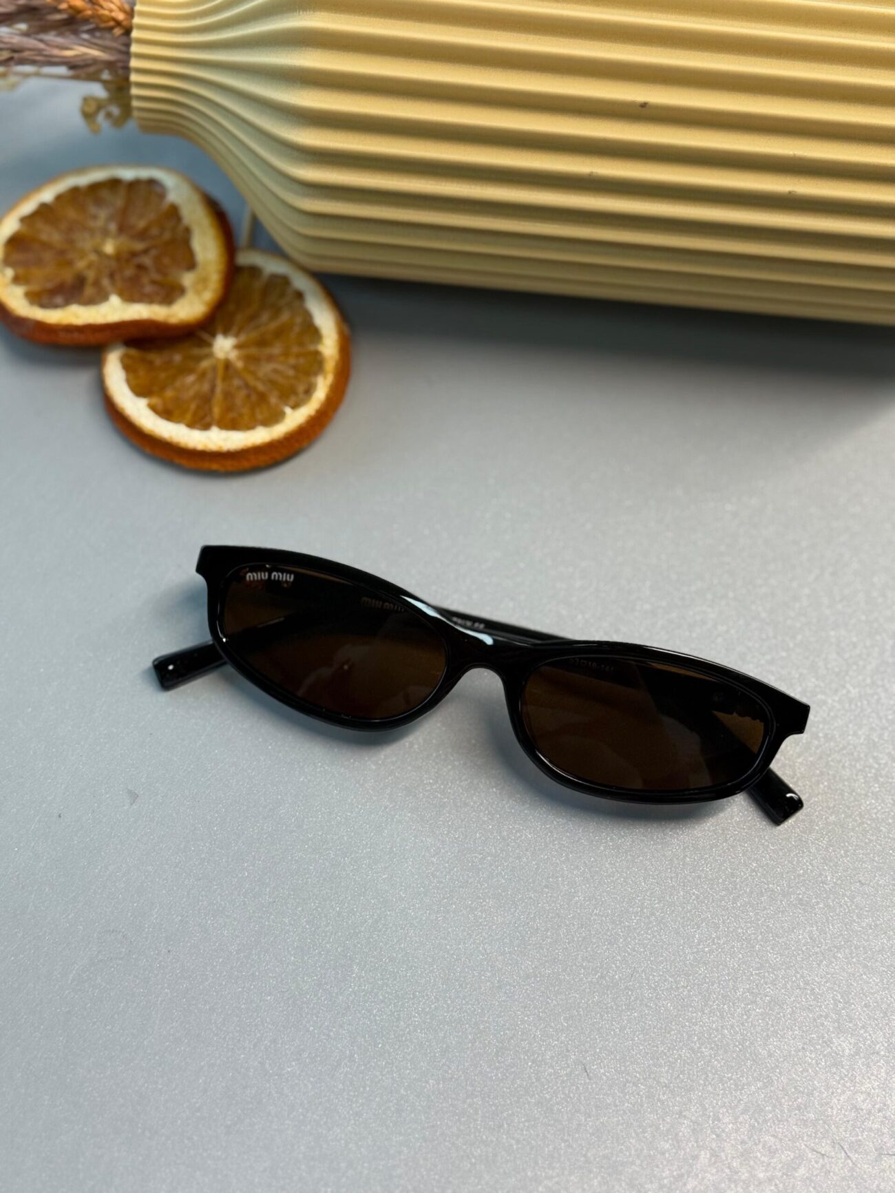 Miu Miu Tortoise Oval Güneş Gözlüğü - Kahverengi