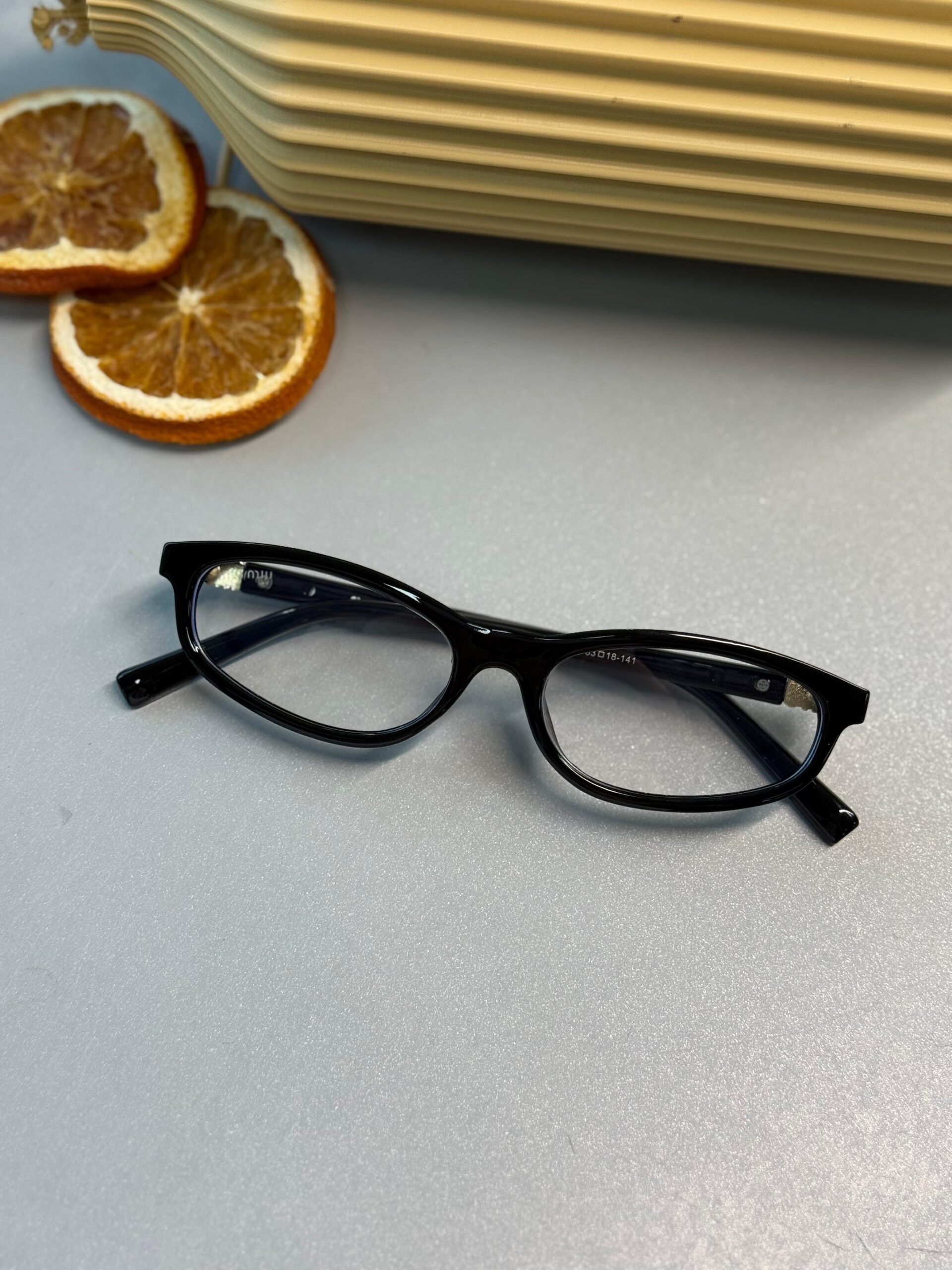 Miu Miu Tortoise Oval Güneş Gözlüğü - Opal Şeffaf