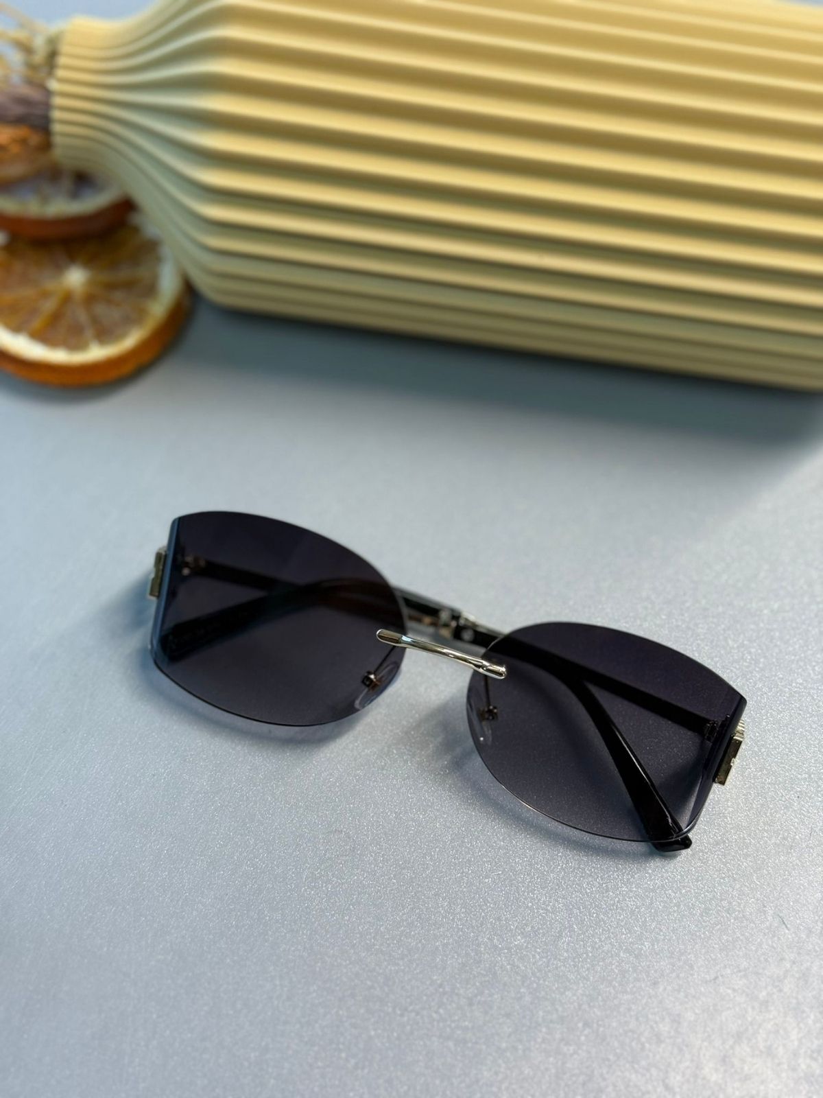 Mıu Mıu Özel Tasarım Köşeli Güneş Gözlüğü - Sİyah Mor Degrade