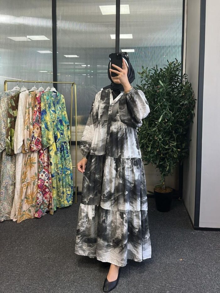 Monokrom Fırça Desenli Katlı Elbise - Siyah ( Şal Hediye )