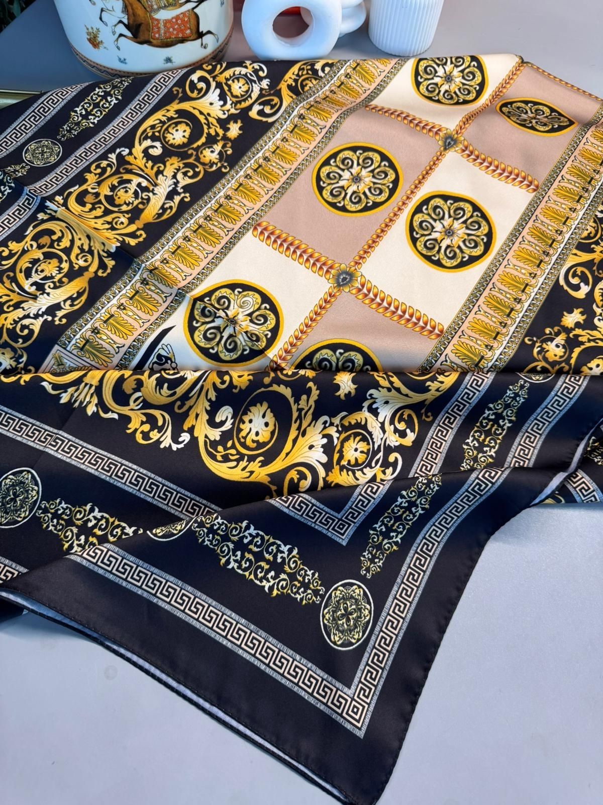 VERSACE VUAL İPEK ŞAL- 344456- SİYAH ALTIN - Görsel 3