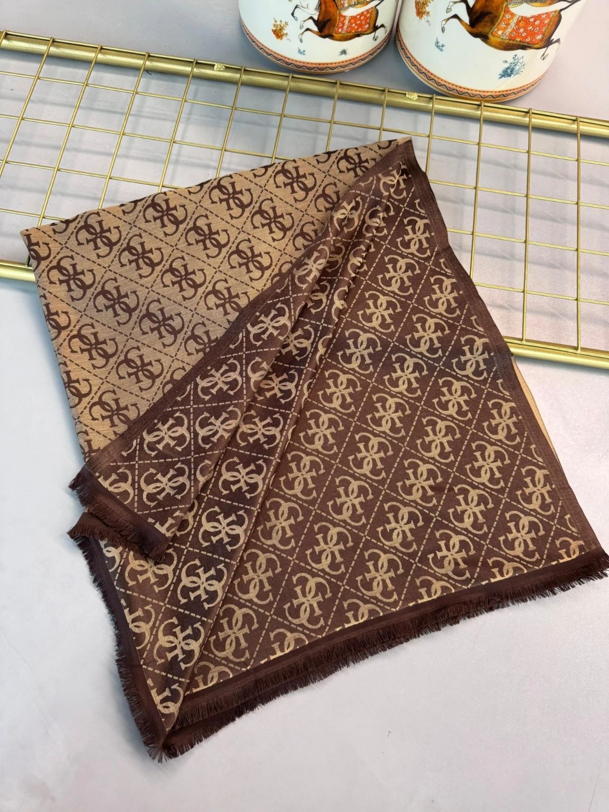 Guess Desen Kendinden Dokulu Desenli İtalyan Şal-10011-Kahve - Görsel 6