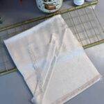 Liva Kendinden Dokulu Çift Taraflı İpek Şal - 9897 -Krem