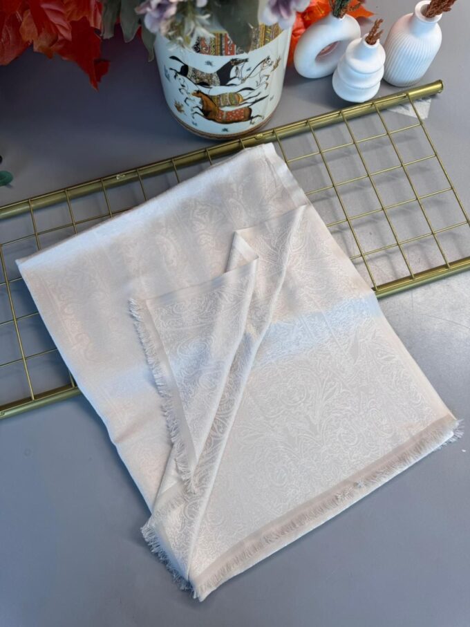 Liva Kendinden Dokulu Çift Taraflı İpek Şal - 9897 -Krem