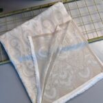 Dubai Kendinden Dokulu Çift Taraflı İpek Şal - 5252- Krem