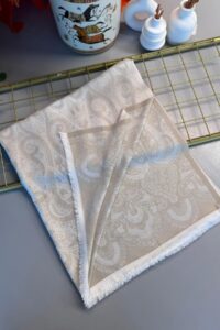 Dubai Kendinden Dokulu Çift Taraflı İpek Şal - 5252- Krem