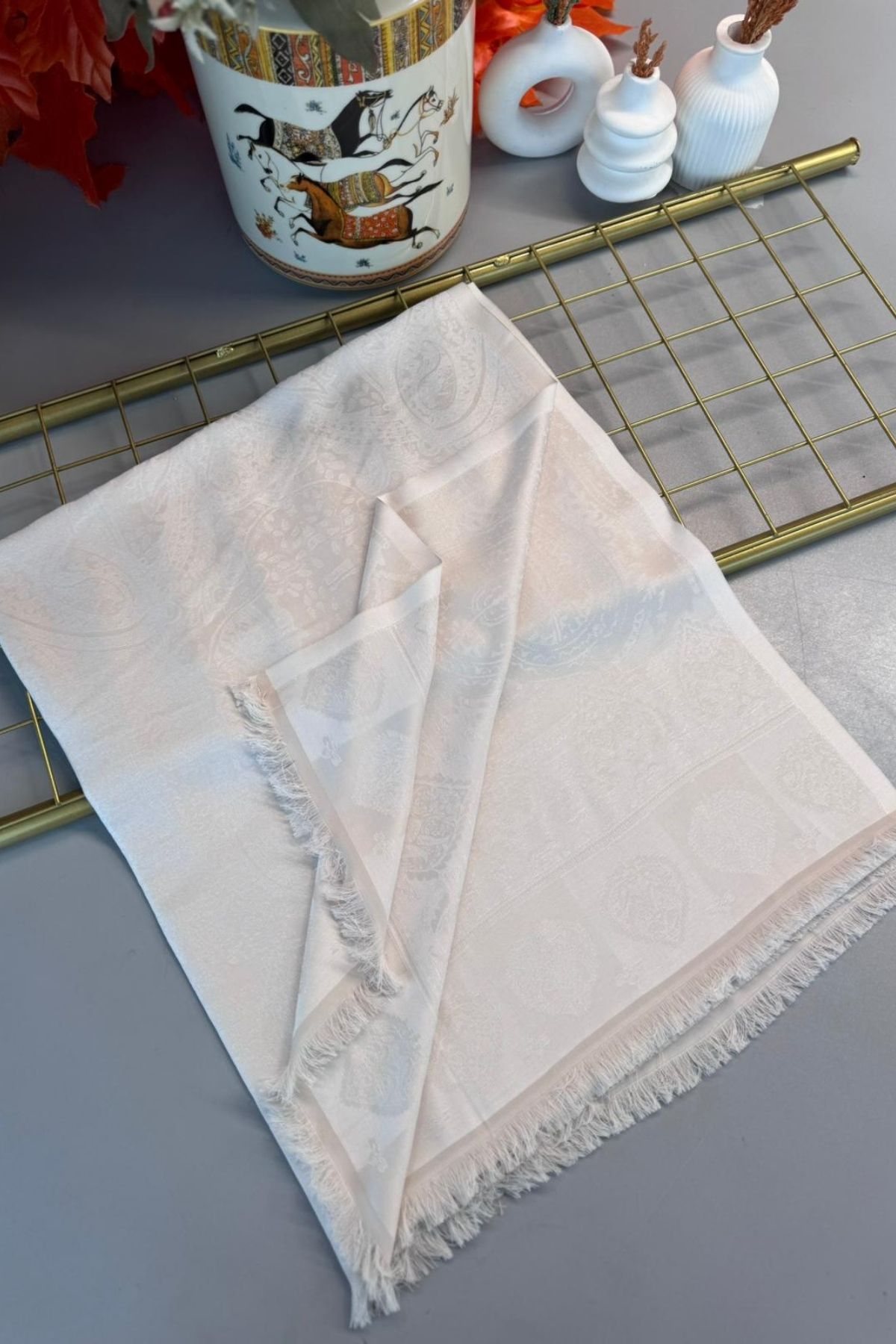 Bella Kendinden Dokulu Çift Taraflı İpek Şal - 4598 - Krem