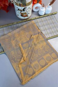 Bella Kendinden Dokulu Çift Taraflı İpek Şal - 4598 - Latte