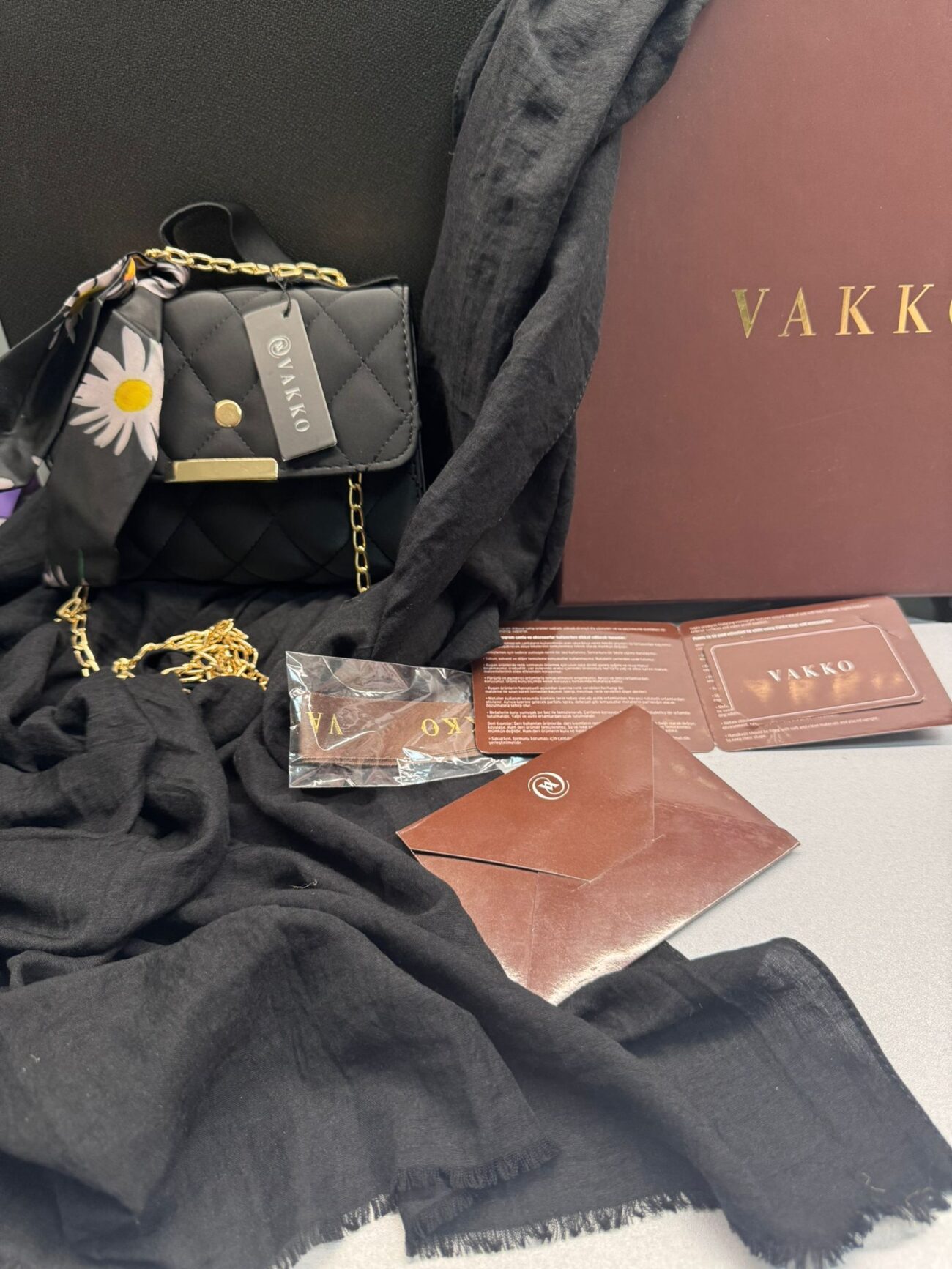 Vakko Siyah Fular Çanta