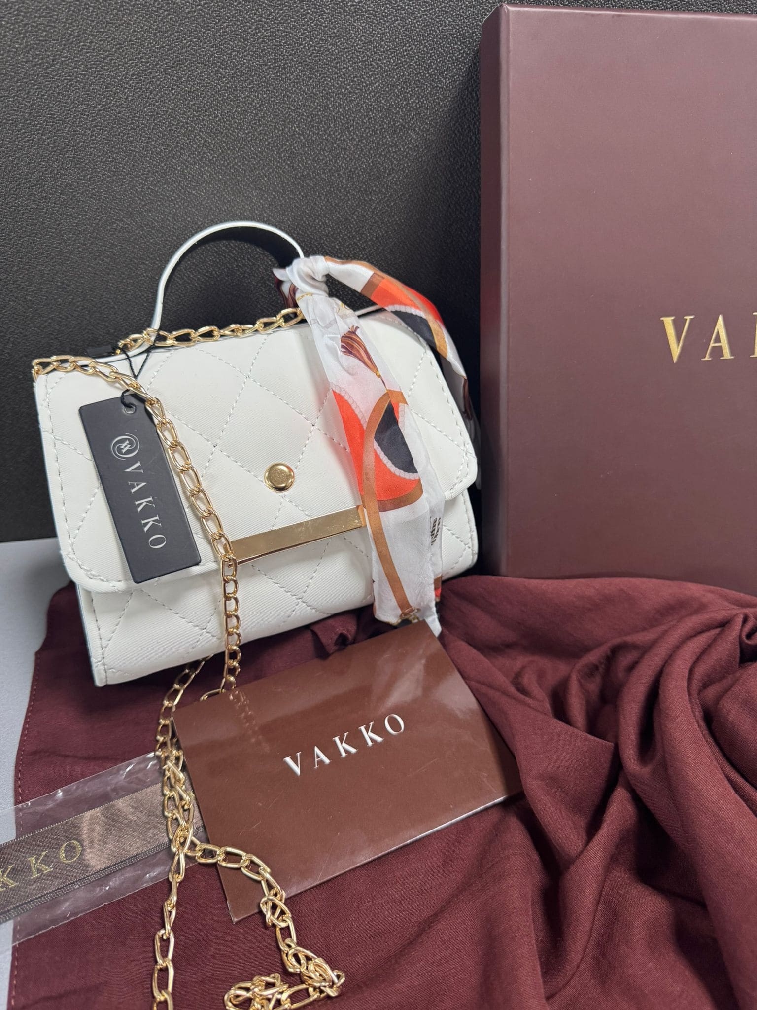Vakko Beyaz Fular Çanta