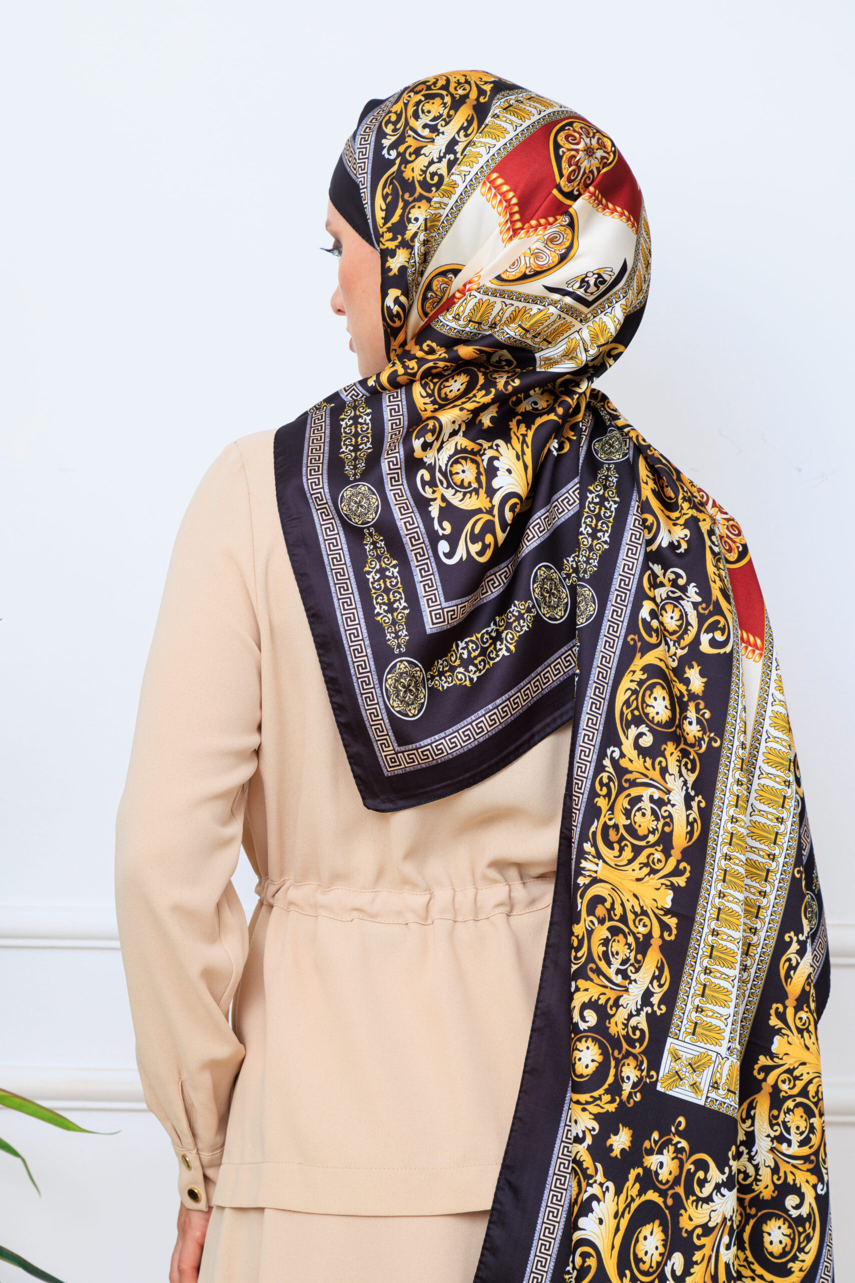 VERSACE VUAL İPEK ŞAL- 344456-SİYAH BORDO - Görsel 4