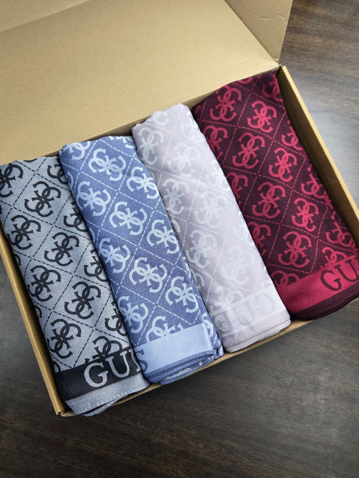 En Çok Satan 4'Lü Gues Çift Taraflı Kaşmir İpek Eşarp - KT7859